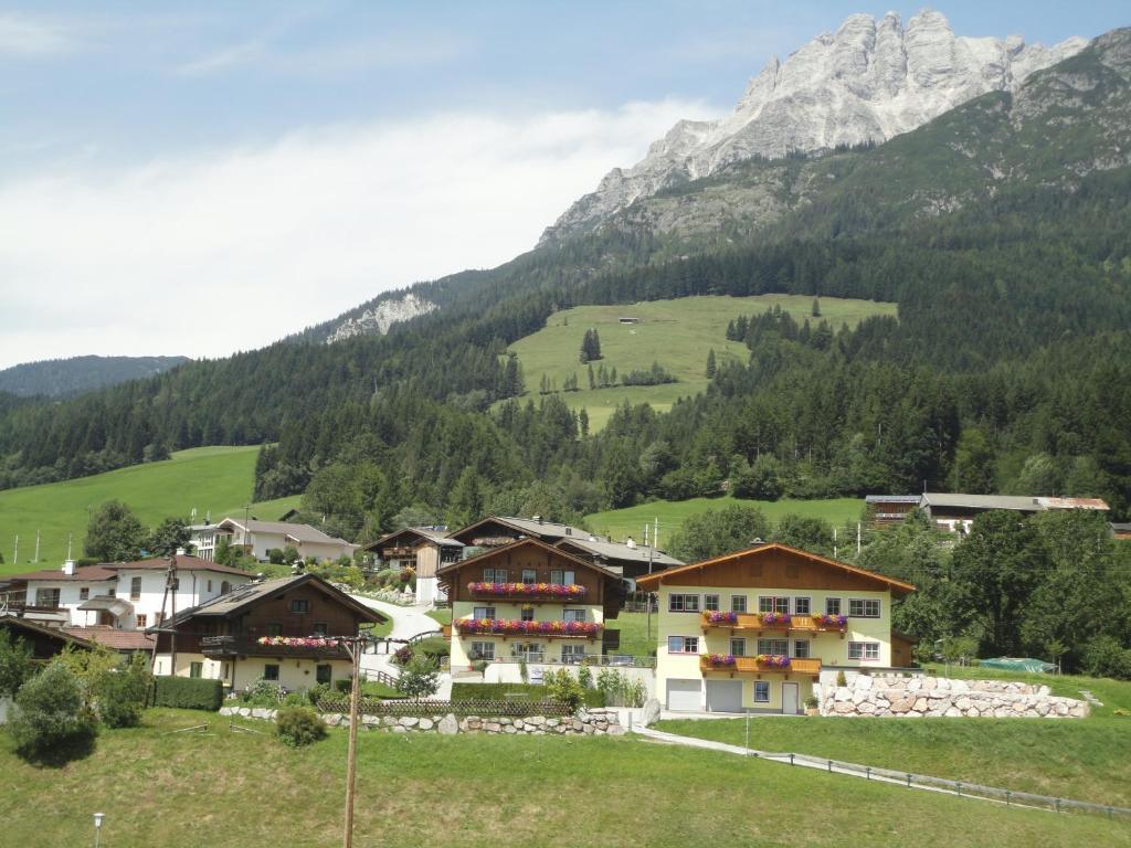 Gasthof Brentwirt Casa de hóspedes Leogang Exterior foto
